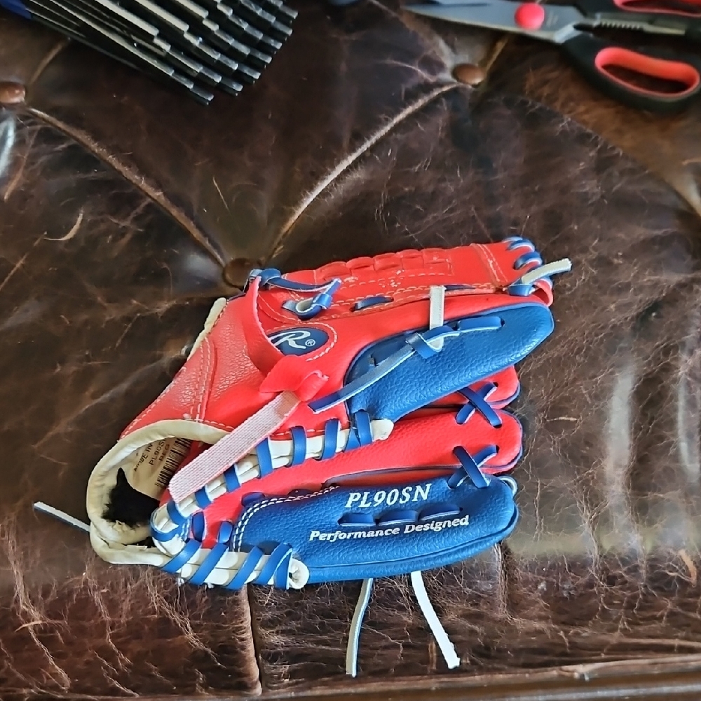 Rawlings, Youth Red, Blue, With White Accents Unisex Youth Glove